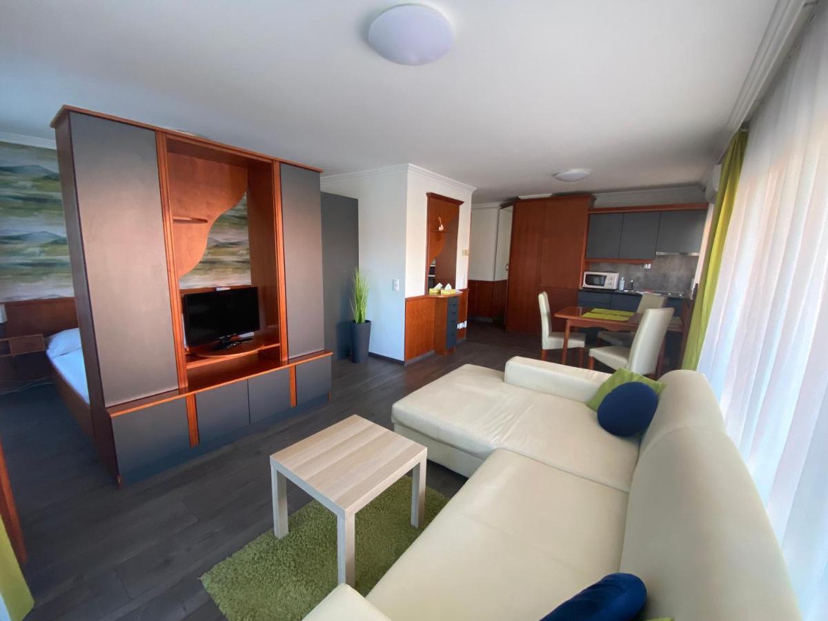 Cafe Relax Apartments Хевиз Экстерьер фото