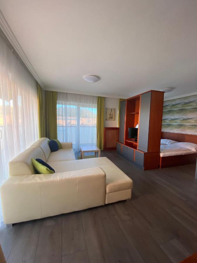 Cafe Relax Apartments Хевиз Экстерьер фото