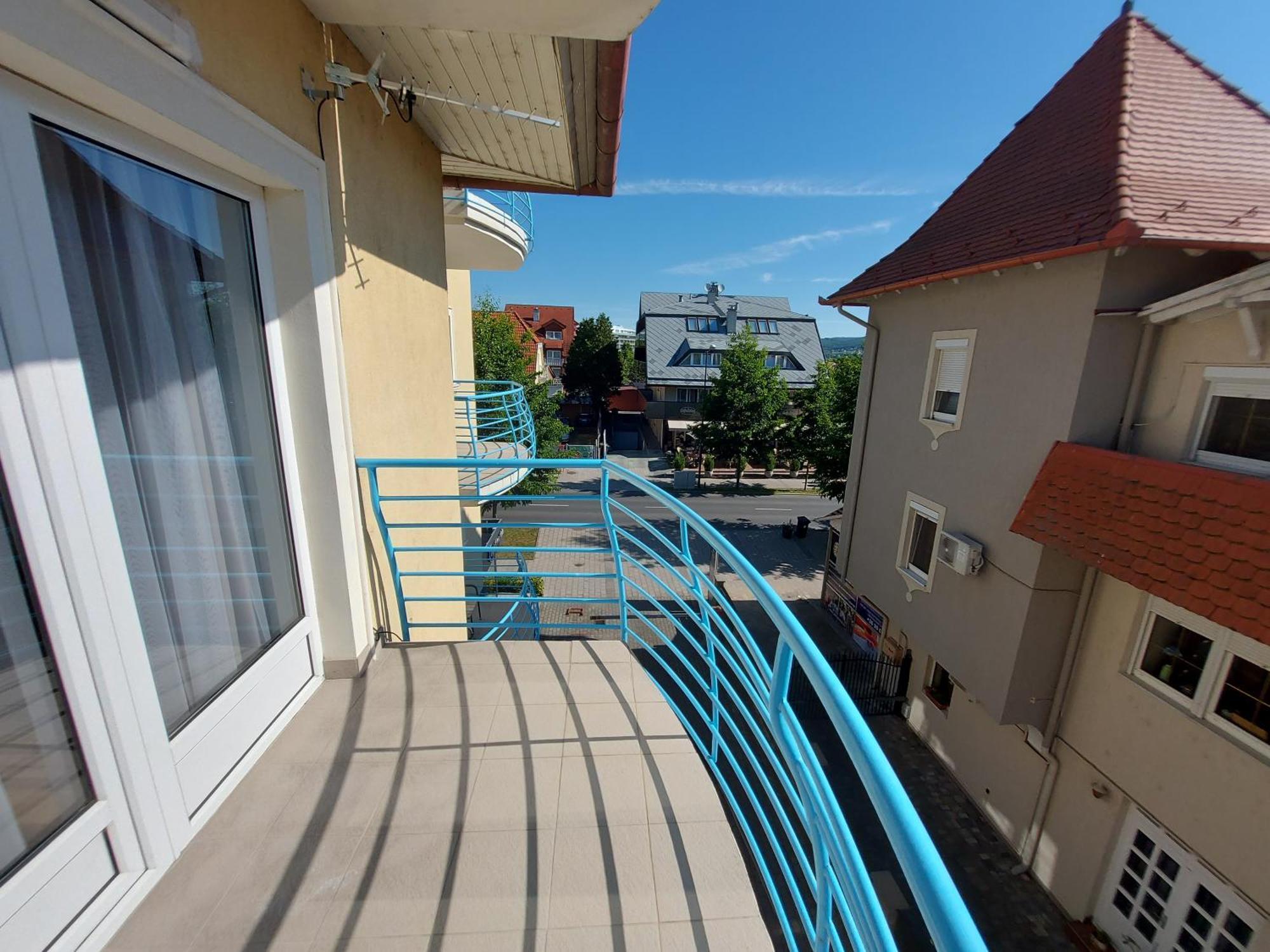 Cafe Relax Apartments Хевиз Экстерьер фото