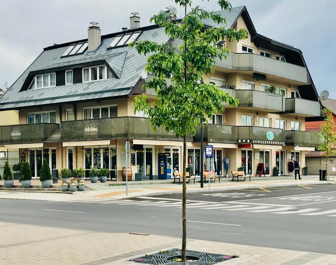 Cafe Relax Apartments Хевиз Экстерьер фото